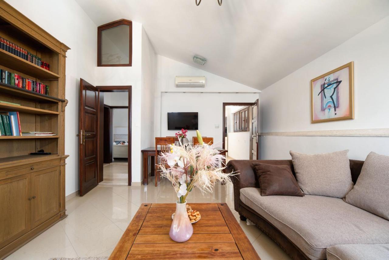 Luxury Apartments Perko Kaštela المظهر الخارجي الصورة