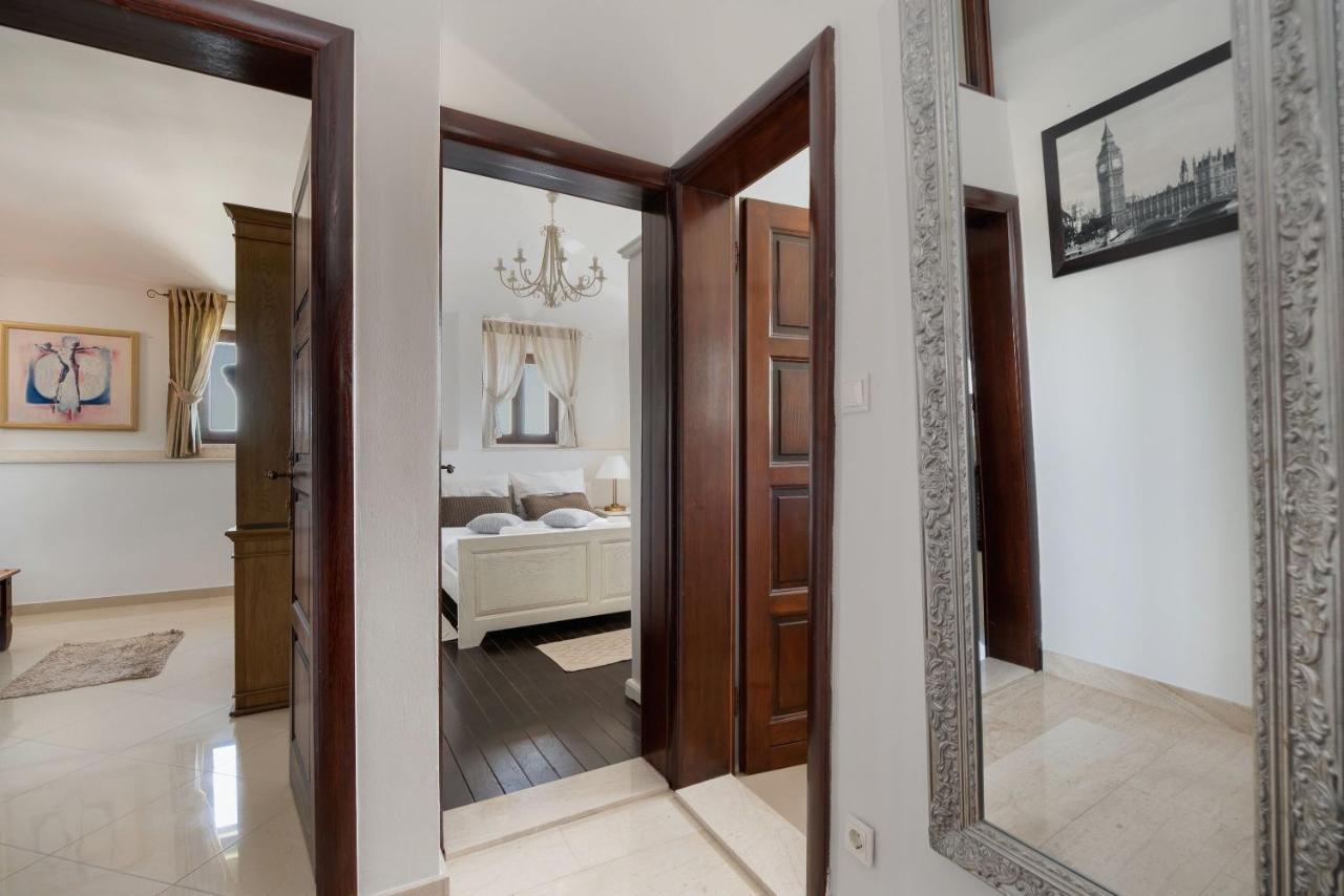 Luxury Apartments Perko Kaštela المظهر الخارجي الصورة